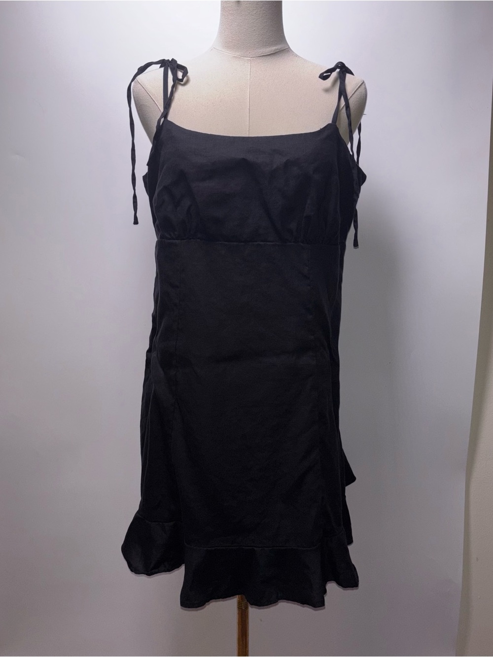 and other stories black linen dress & | Dresses | Other Stories Tieshoulder Mini Size 2 The puff sleeves add
